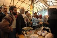 توزیع 60 تن مرغ گرم و 70 تن برنج در گیلانغرب