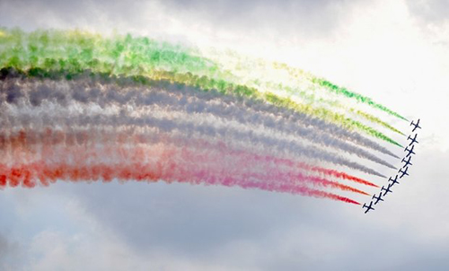 نمایش اکروباتیک نیروی هوایی ایتالیا (Getty)