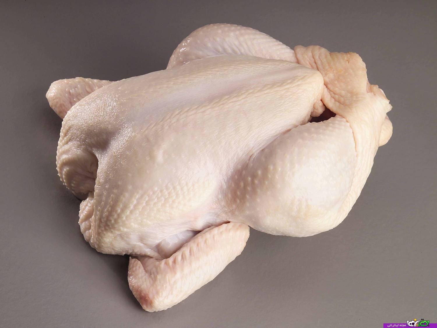 توسعه و رونق صنعت مرغ سمنان مشروط به تولید در وزن استاندارد است